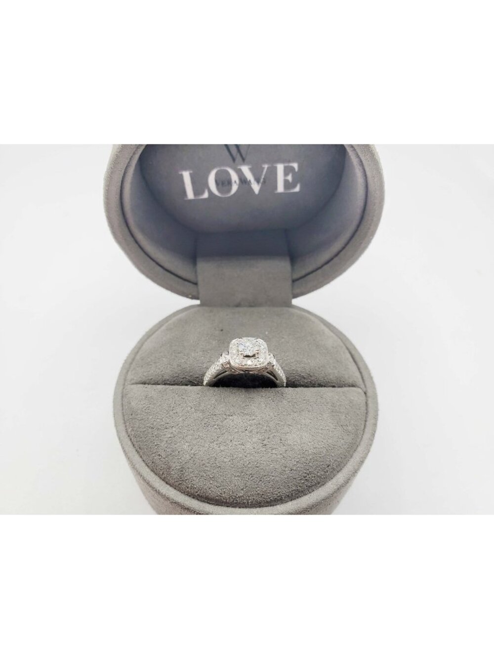 "Love" by Vera Wang 0.91 ctw Diamond Engagement Ring 14k White Gold Size 4.25